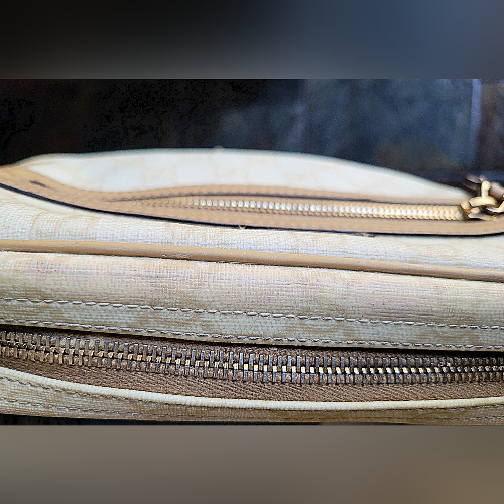 Authentic Gucci GG Supreme Camera Bag – Beige/Avorio Crossbody with Leather Trim - Picture 11 of 16